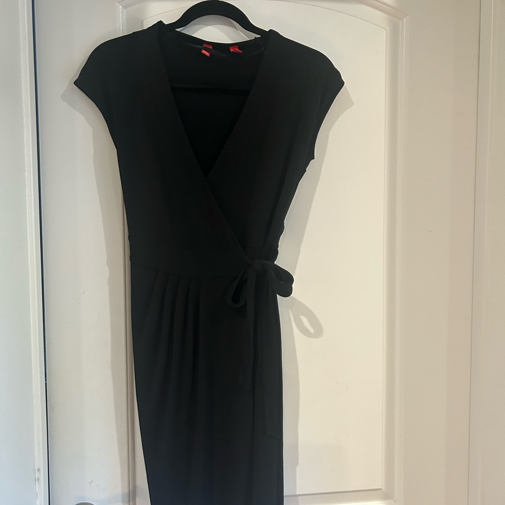 Esprit classic black dress